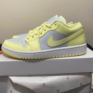 Womens Air Jordan 1 Low (Lemonade)